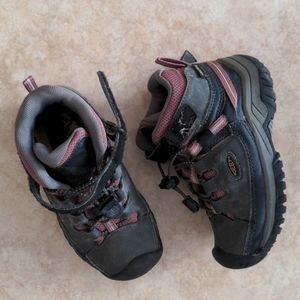 Near New Keen hiking boots 10